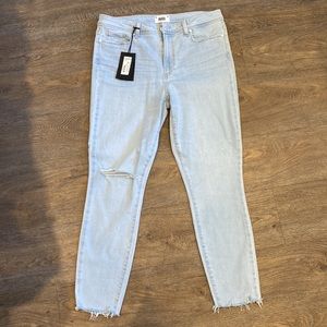 32” Paige Hoxton High Rise Skinny’s with frayed hem